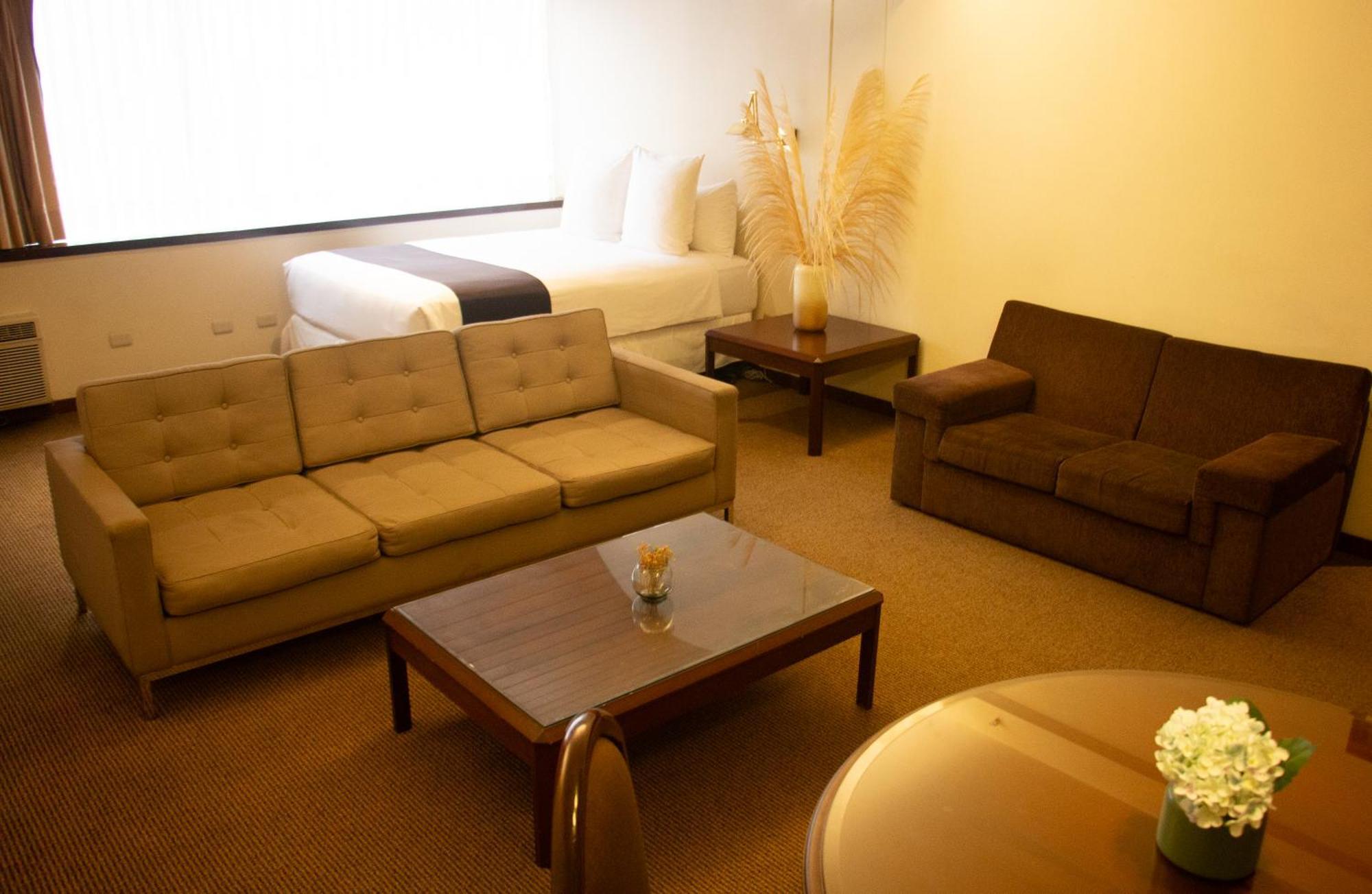 J&a Pardo Hotel