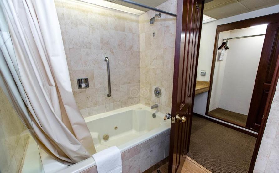 J&a Classic Hotel 5*